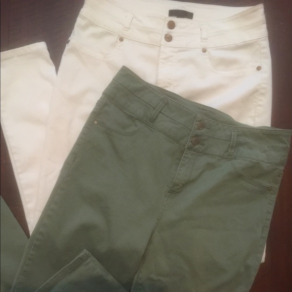 NEW Women's HIGHWAISTED Jeans !! - Picture 1 of 2